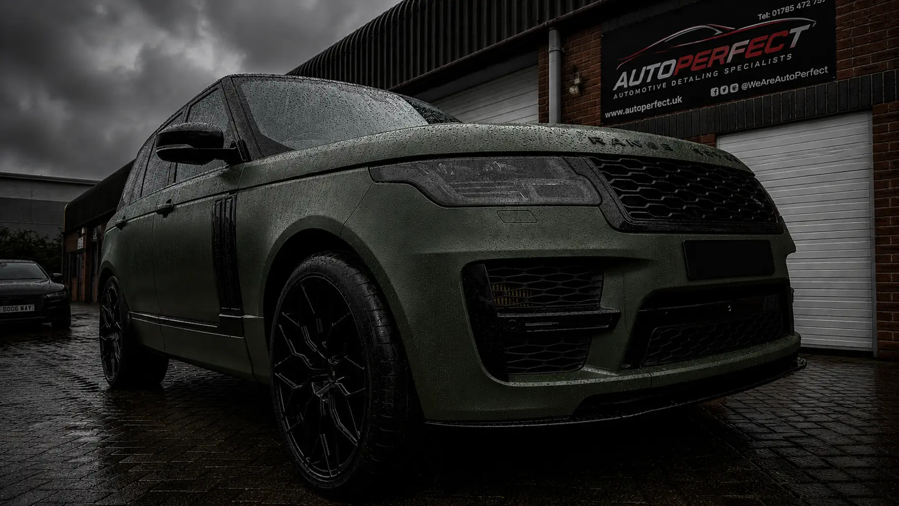Green-wrapped Range Rover at AutoPerfect, Stone